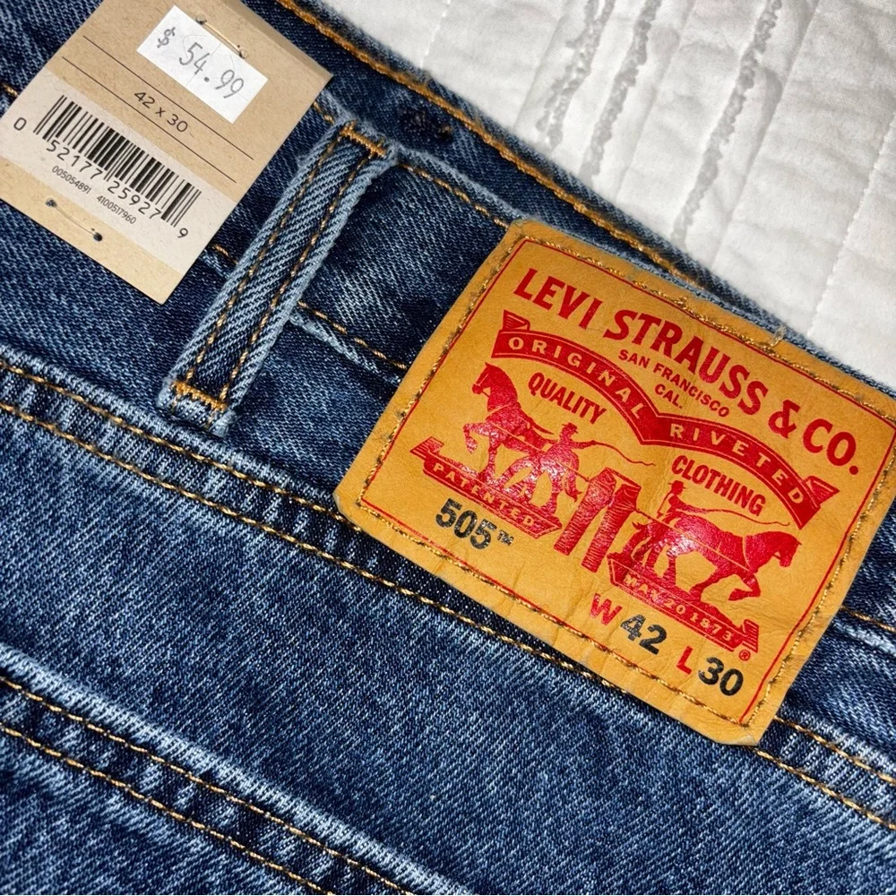NWT Levi’s 505 men’s jeans 42x30 dark wash